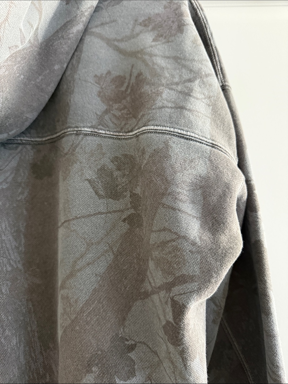 Abercrombie and fitch men’s dark grey camo essential popover hoodie - Picture 6 of 6